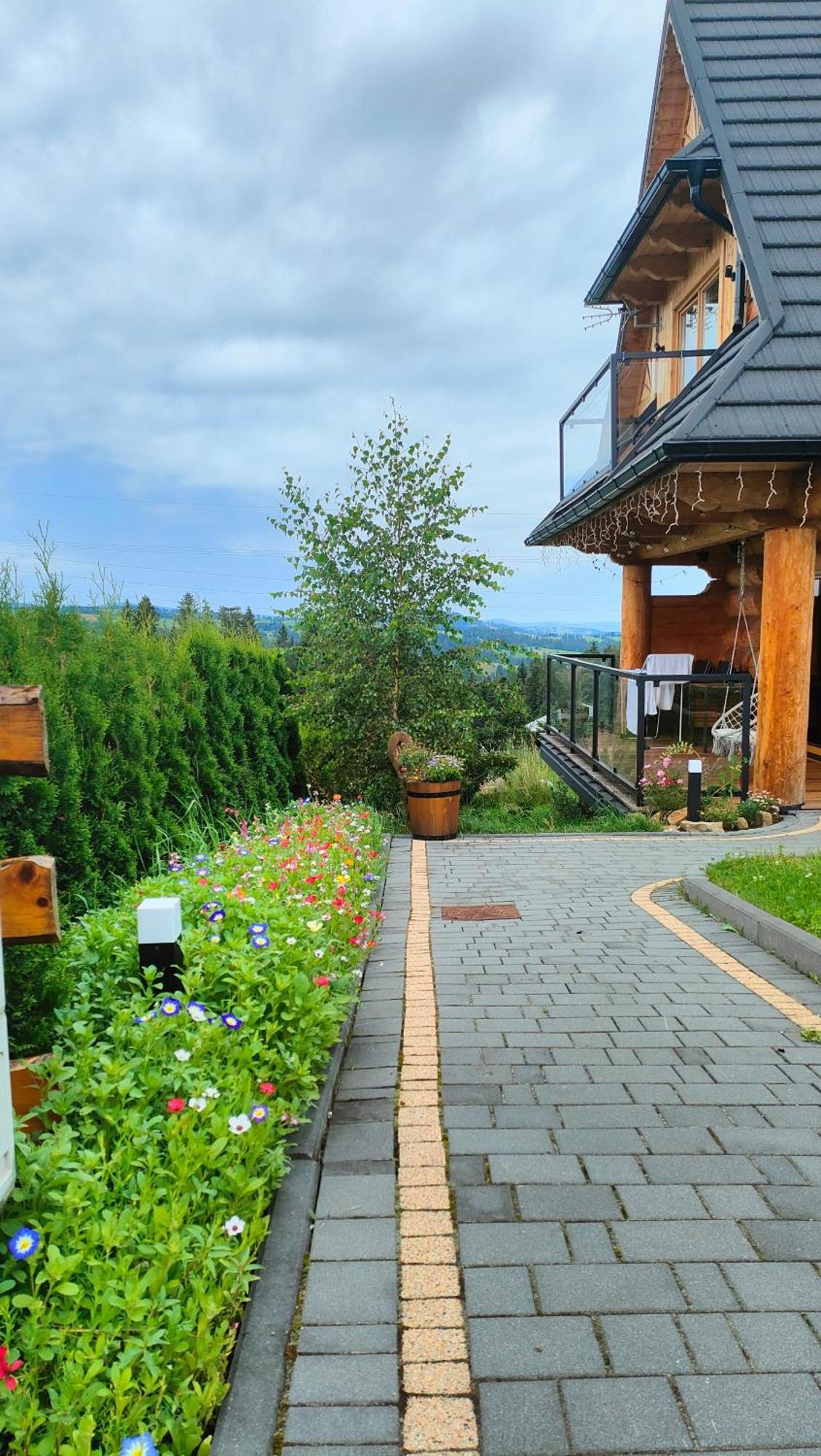 Goralski Z Bali Salas Chalet